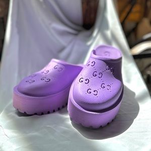 Perforated platform sandals